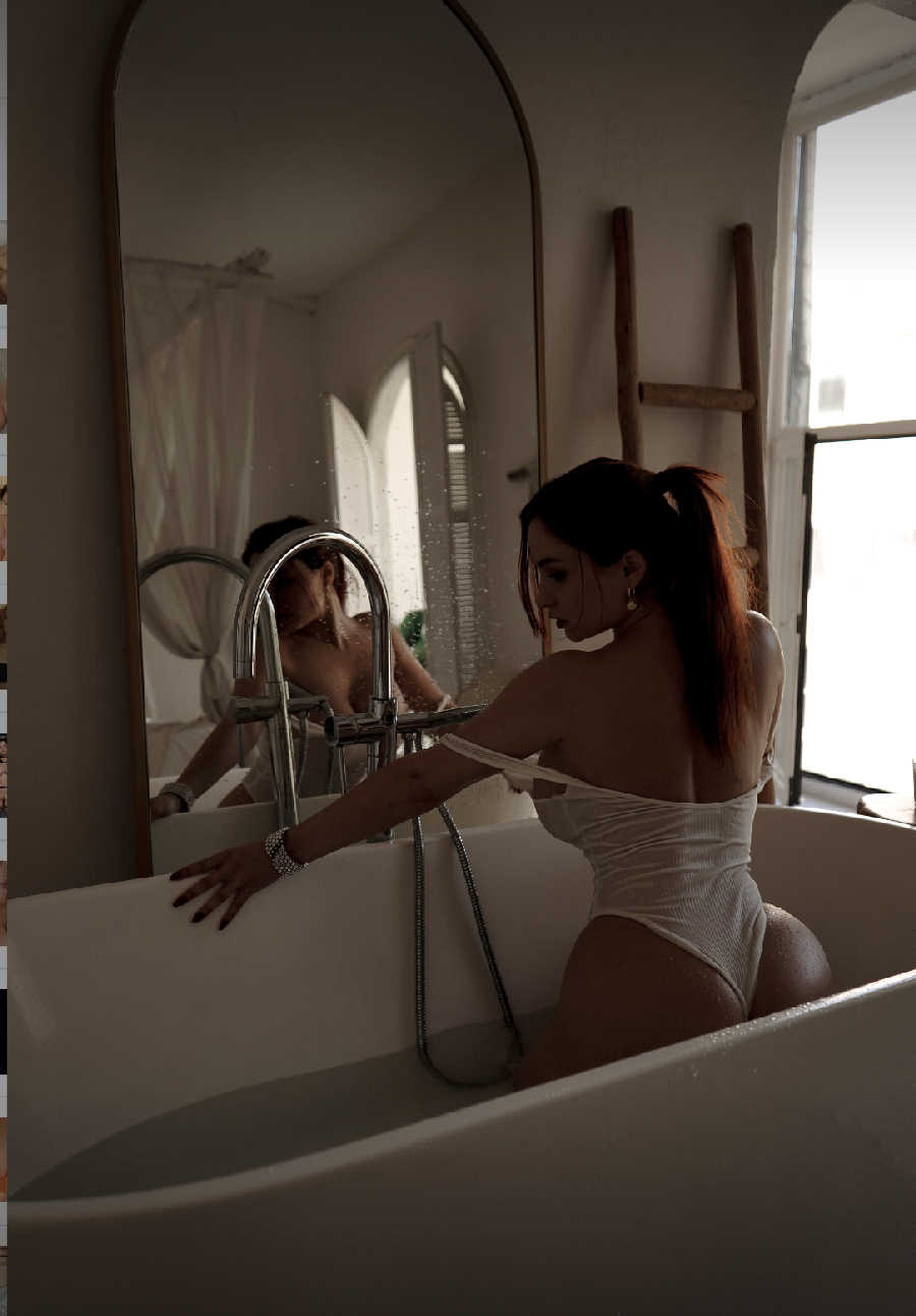 A playful frame from Miranda Faith nude — online in Kawaguchi