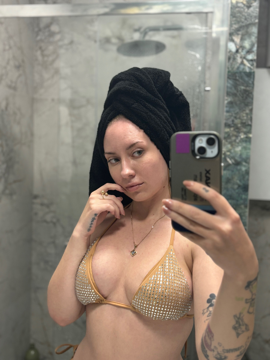 Nude girl KateV in Kawaguchi