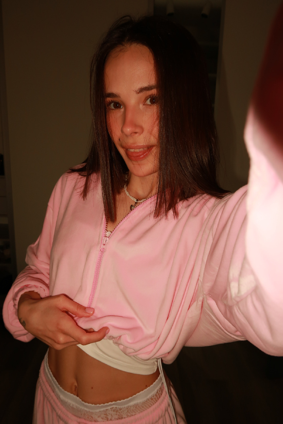 Tina brings the glow — live moments in Kawaguchi